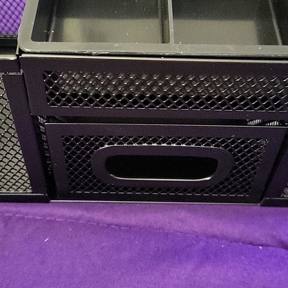 A small organize station